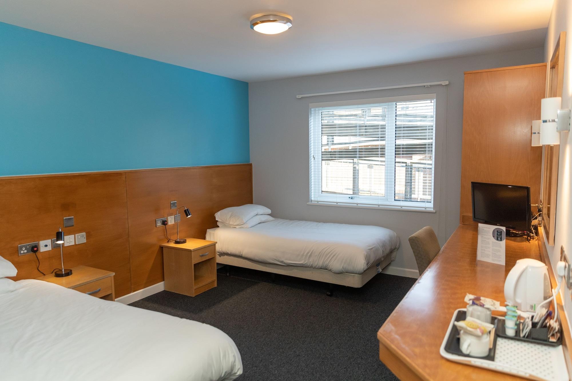 The Olympic Lodge Aylesbury  Eksteriør bilde