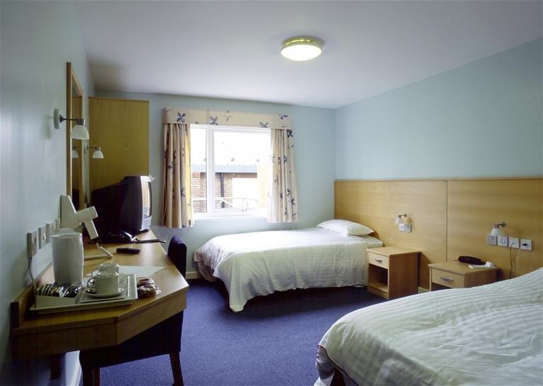 The Olympic Lodge Aylesbury  Eksteriør bilde