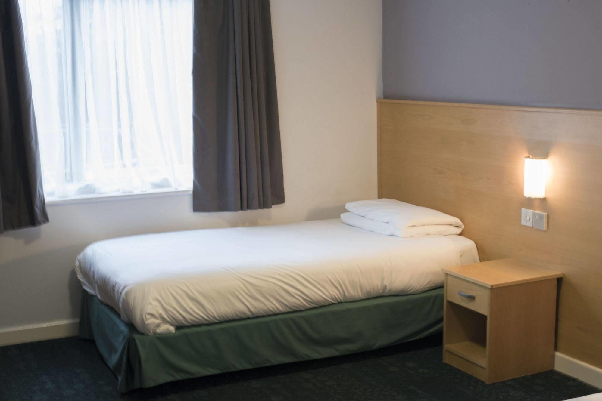 The Olympic Lodge Aylesbury  Eksteriør bilde