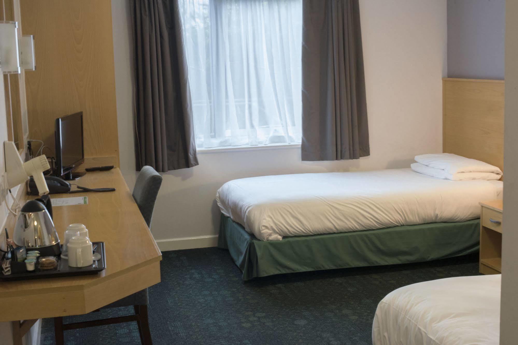 The Olympic Lodge Aylesbury  Eksteriør bilde